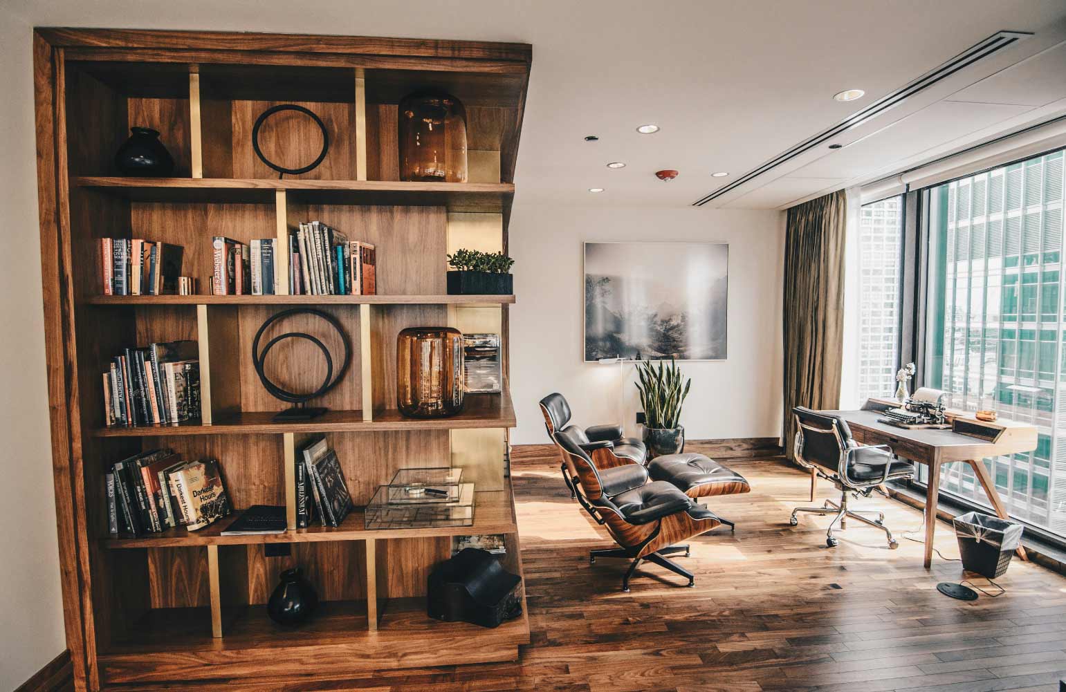 Woning met organische vormen interieur hout modern
